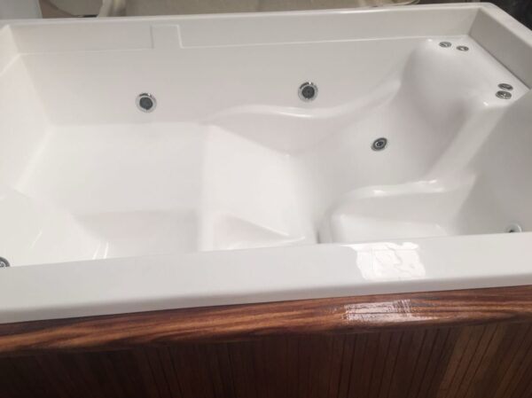 Jacuzzi - Imagen 9